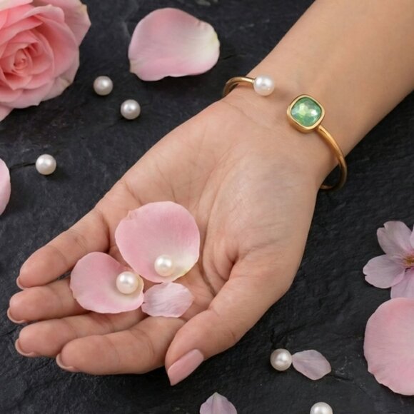 Elegant 18K Gold Plated Stainless Steel Aquamarine Pearl Cuff Bracelet Studs - Picture 3 of 12